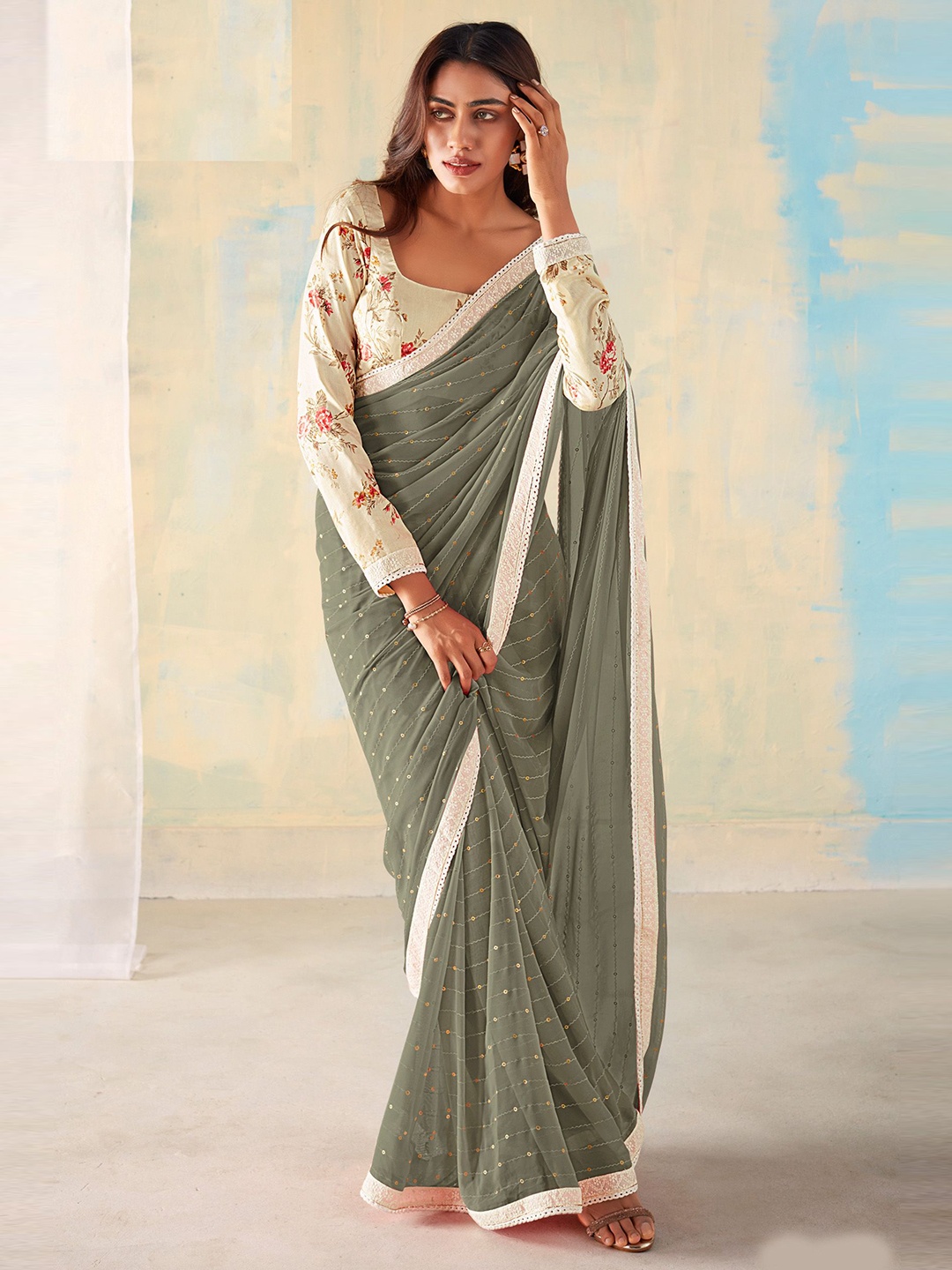 

Panzora Embellished Sequinned Saree, Grey