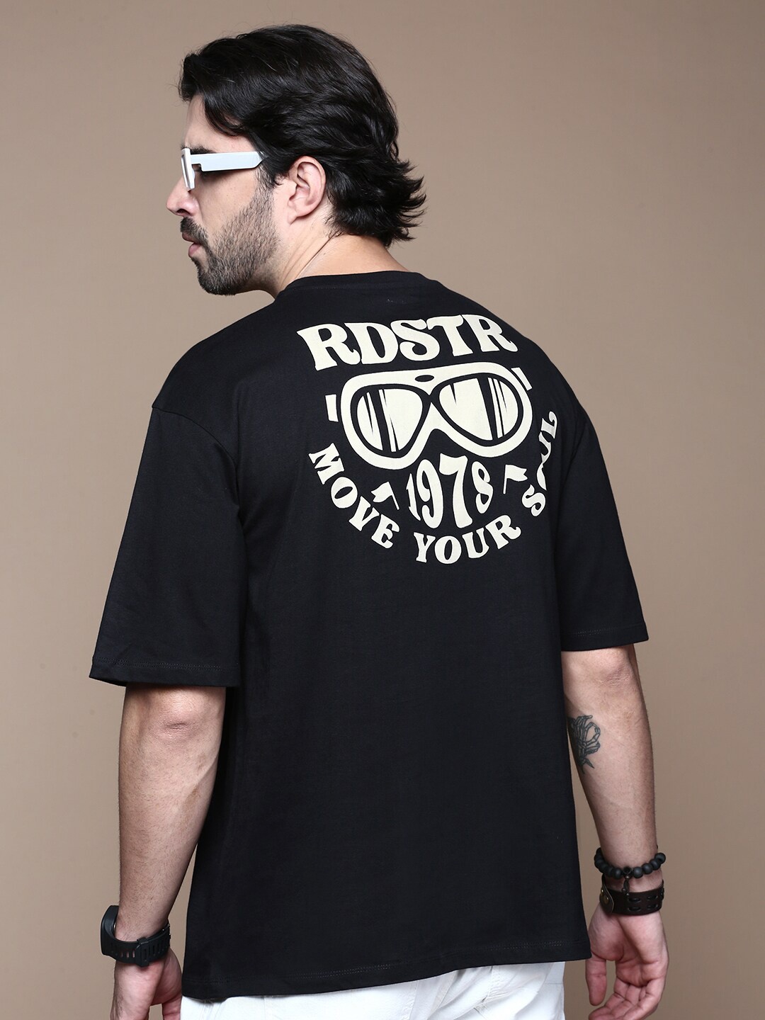 The Roadster Lifestyle Co. Men Graphic Printed Round Neck Cotton T-shirt, Black