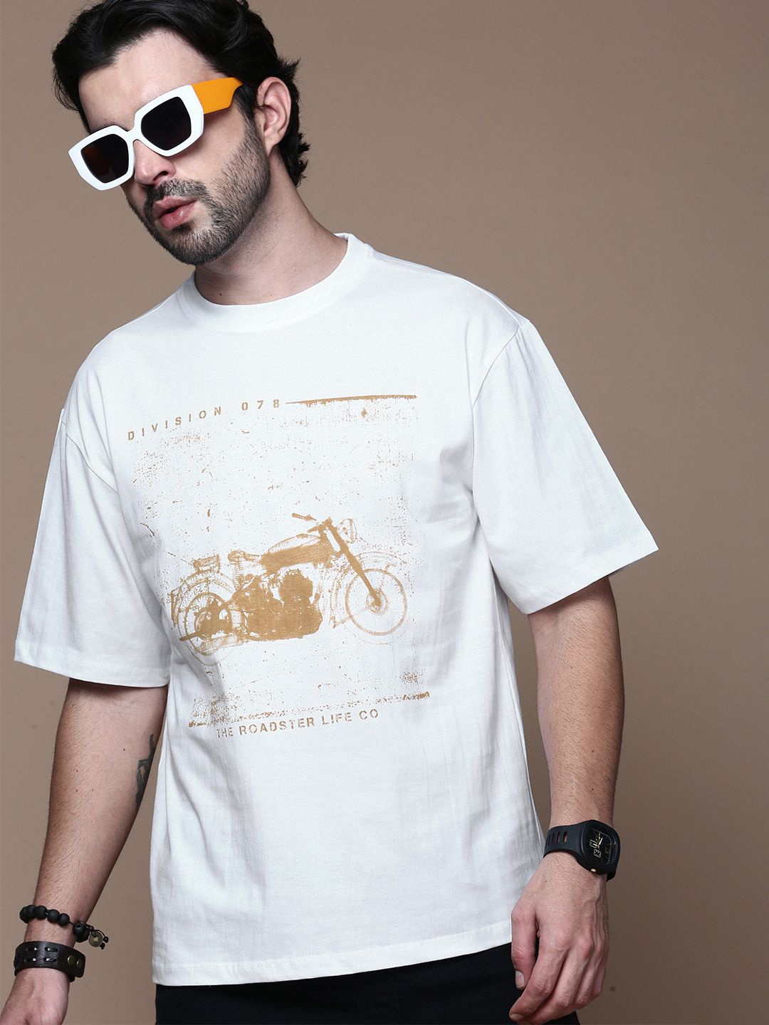 

The Roadster Lifestyle Co. Graphic Printed Round Neck Cotton T-shirt, White