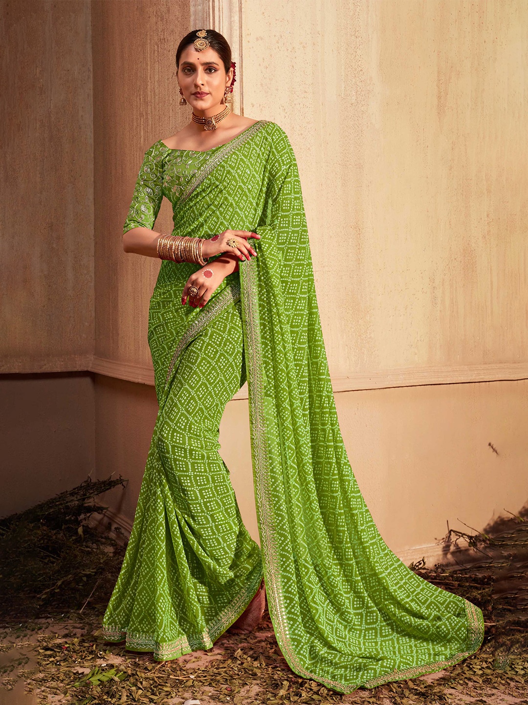 

Panzora Sequinned Embroidered Bandhani Saree, Green