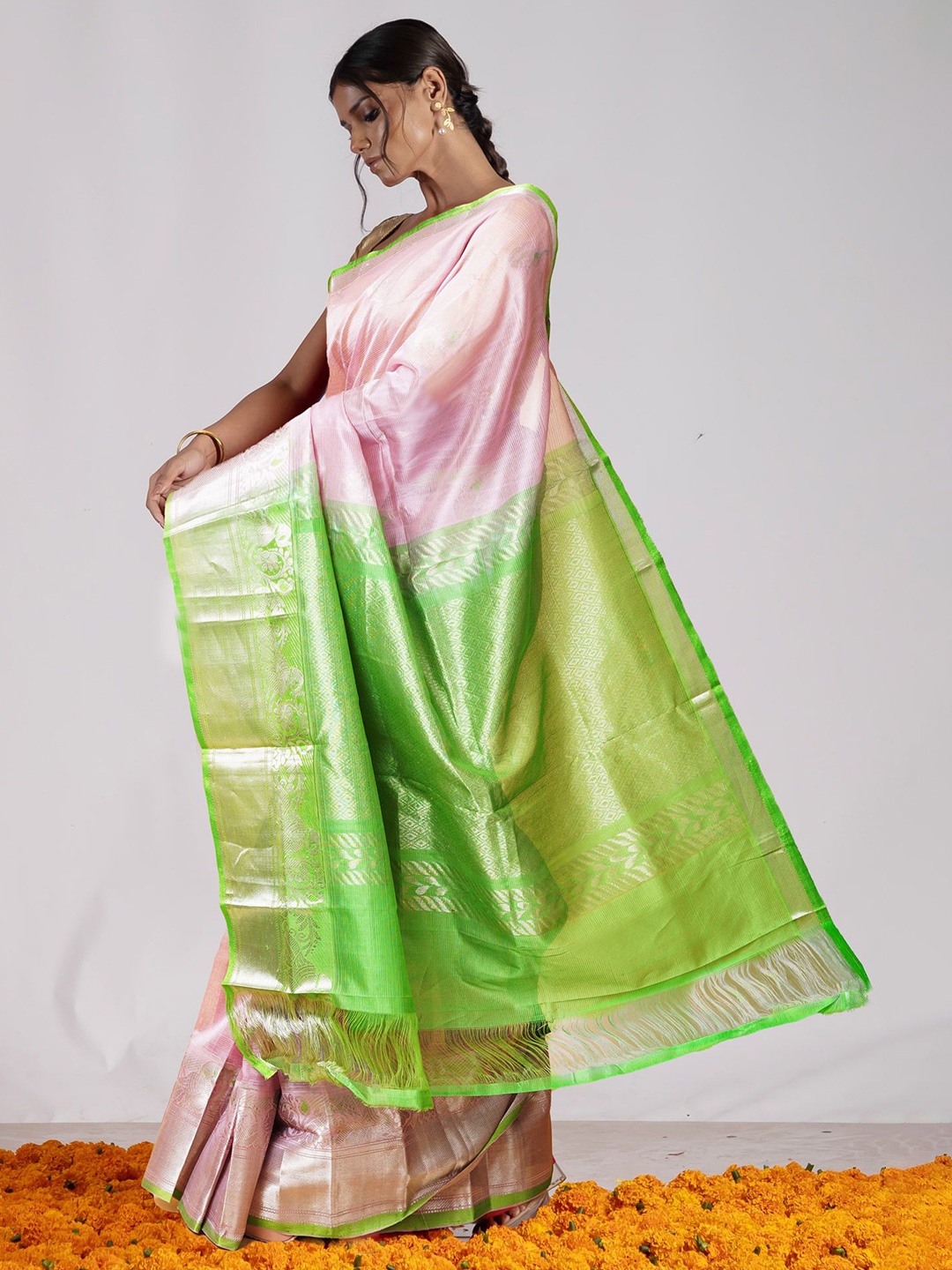 

Unnati Silks Woven Design Zari Pure Silk Handloom Saree, Pink