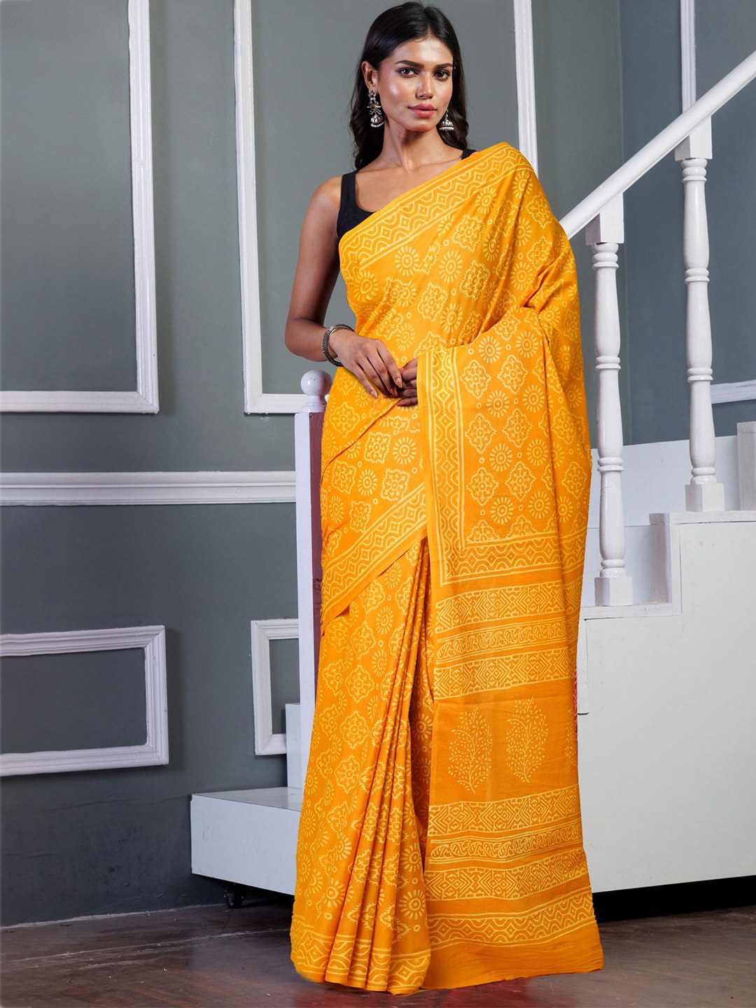 

Unnati Silks Ethnic Motifs Pure Cotton Handloom Block Print Saree, Yellow