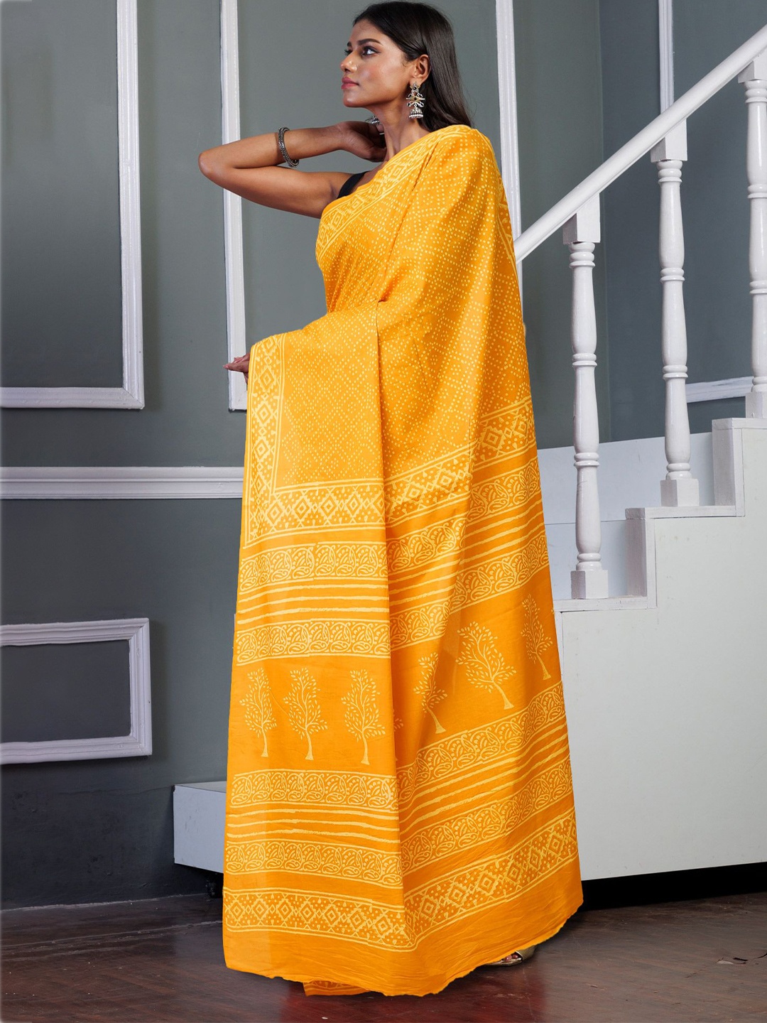 

Unnati Silks Ethnic Motifs Block Print Pure Cotton Handloom Saree, Yellow