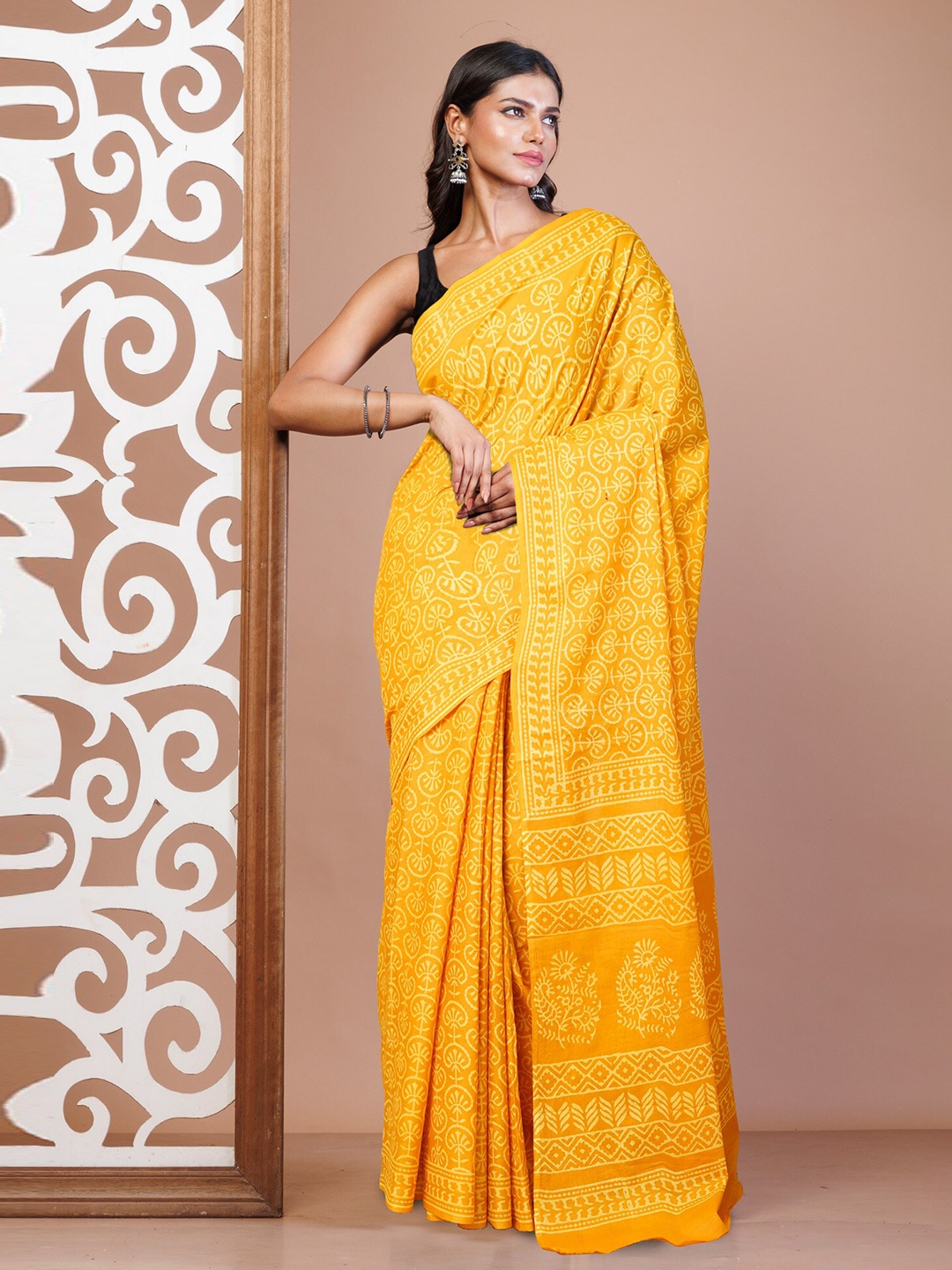 

Unnati Silks Ethnic Motifs Pure Cotton Handloom Block Print Saree, Yellow