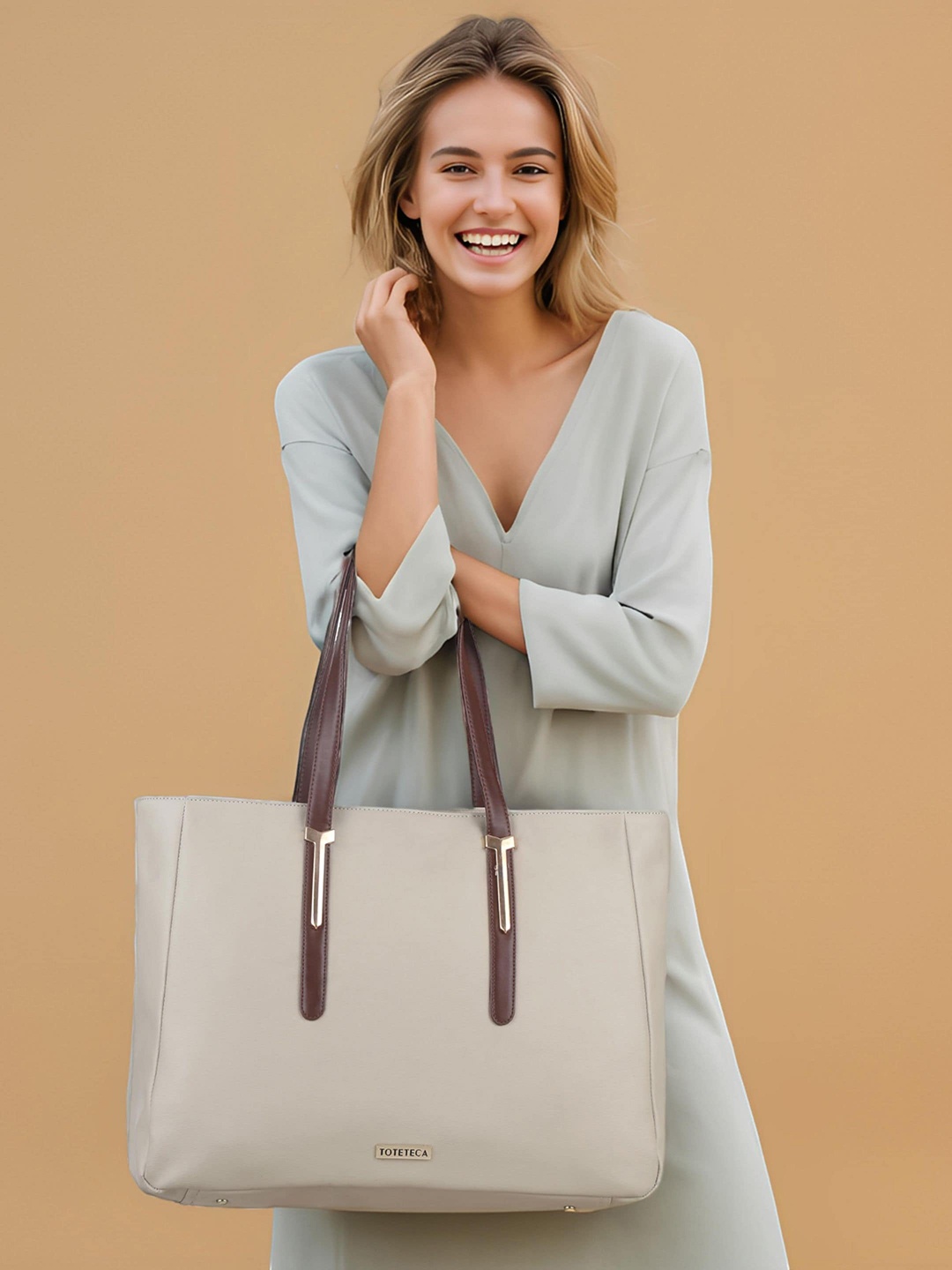 

Toteteca PU Structured Shoulder Bag, White