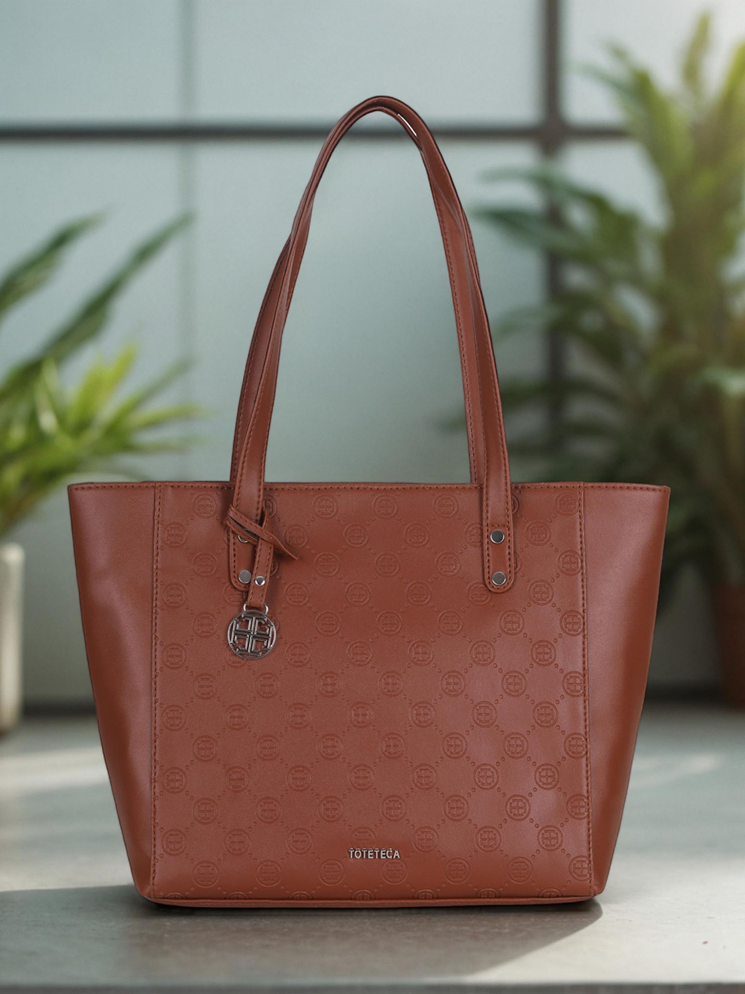 

Toteteca PU Oversized Structured Handheld Bag with Quilted, Tan