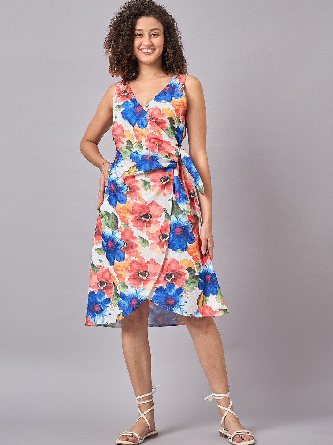 

STYLE BLUSH Women Floral Printed V-Neck Sleeveless Tie-Ups Dress, White