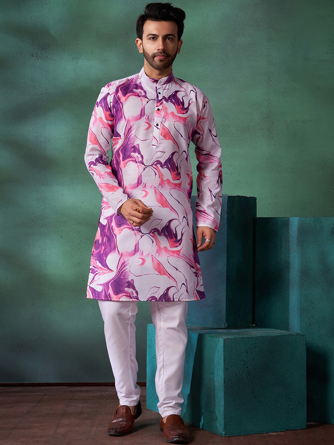 

Fashion FRICKS Men Ethnic Motifs Printed Regular Kurta with Pyjamas, Pink