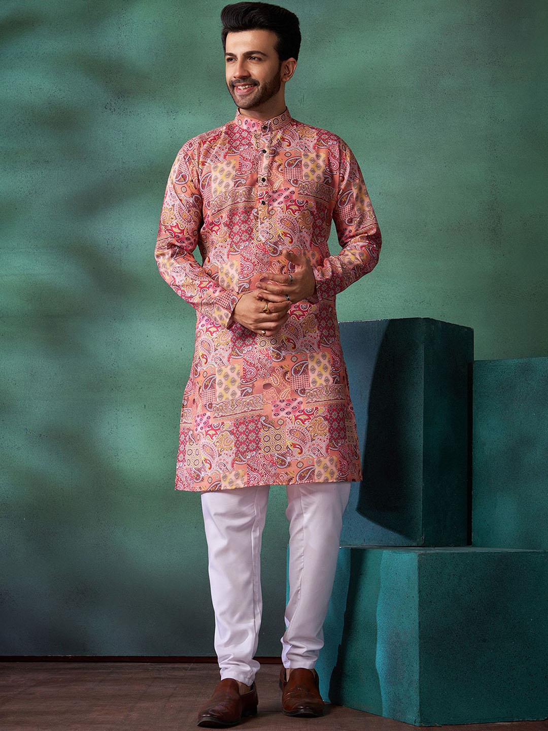 

Fashion FRICKS Men Ethnic Motifs Printed Regular Kurta with Pyjamas, Rust