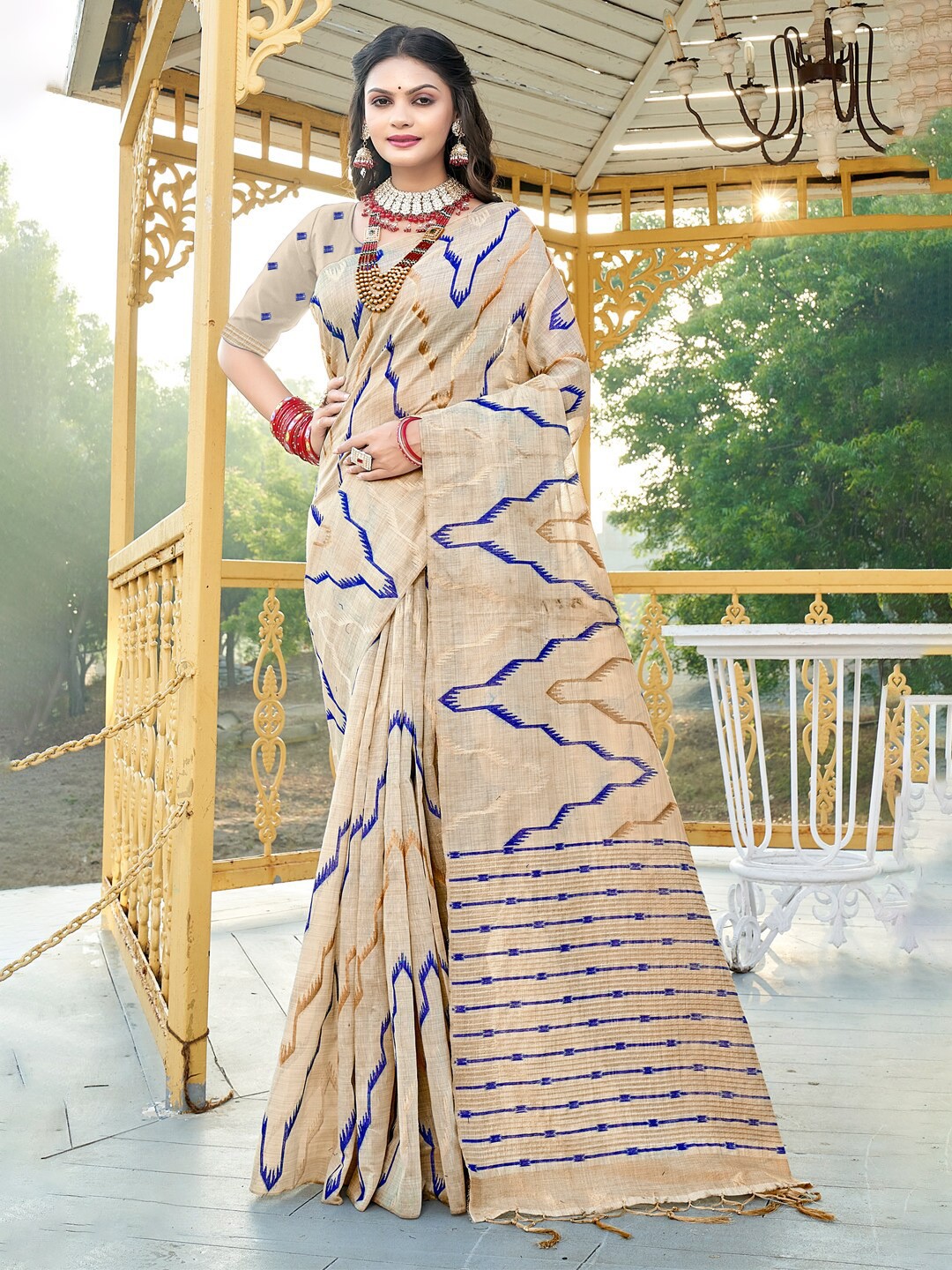 

SANGAM PRINTS Woven Design Saree, Beige