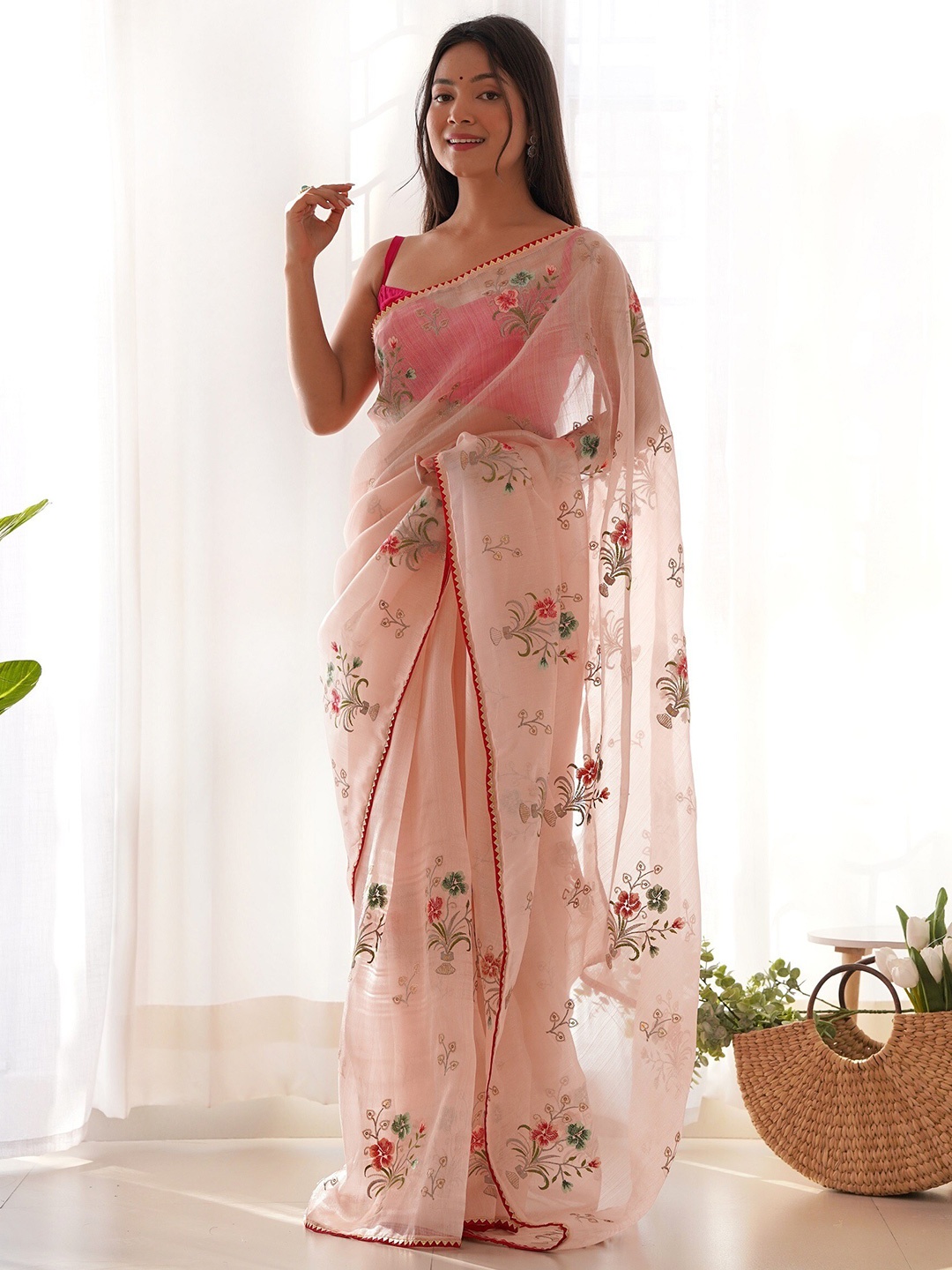 

Panzora Floral Sequinned Organza Saree, Peach