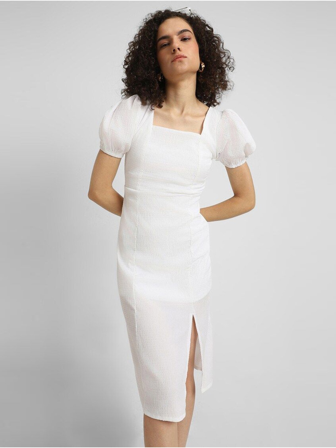 

FOREVER 21 Textured Self Design Square Neck Puff Sleeves Sheath Dress, White