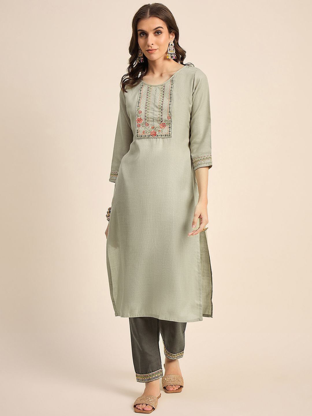 

SheWill Round Neck Floral Embroidered Regular Gotta Patti Straight Kurta with Trousers, Green