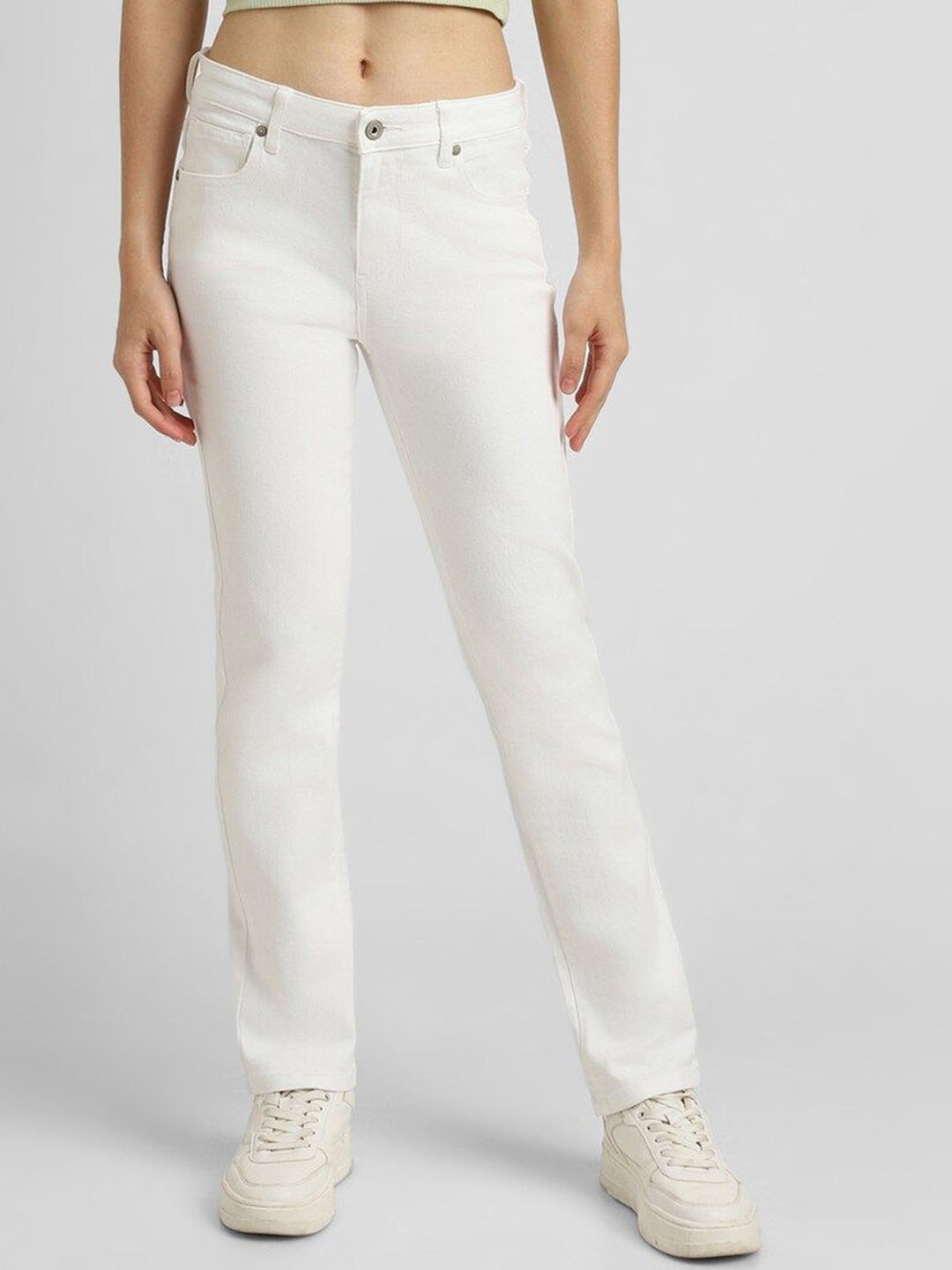 

FOREVER 21 Women Clean Look Light Shade Mid-Rise Slim Fit Non Stretchable Jeans, White