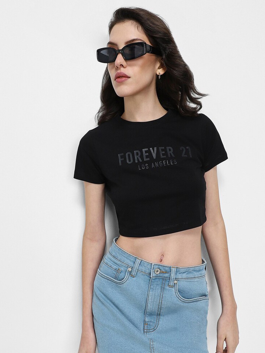 

FOREVER 21 Typography Printed Round Neck Crop Top, Black