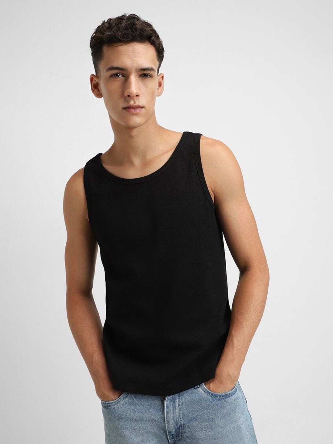 

FOREVER 21 Men Scoop Neck Tank T-shirt, Black