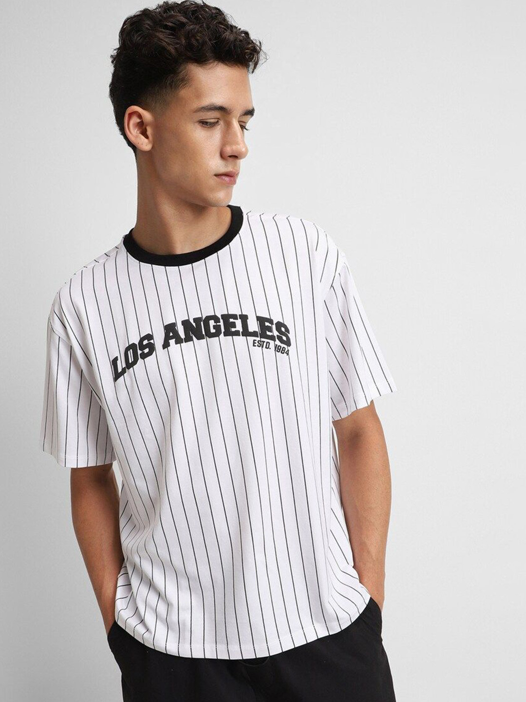 

FOREVER 21 Men Striped Monochrome Round Neck T-shirt, White