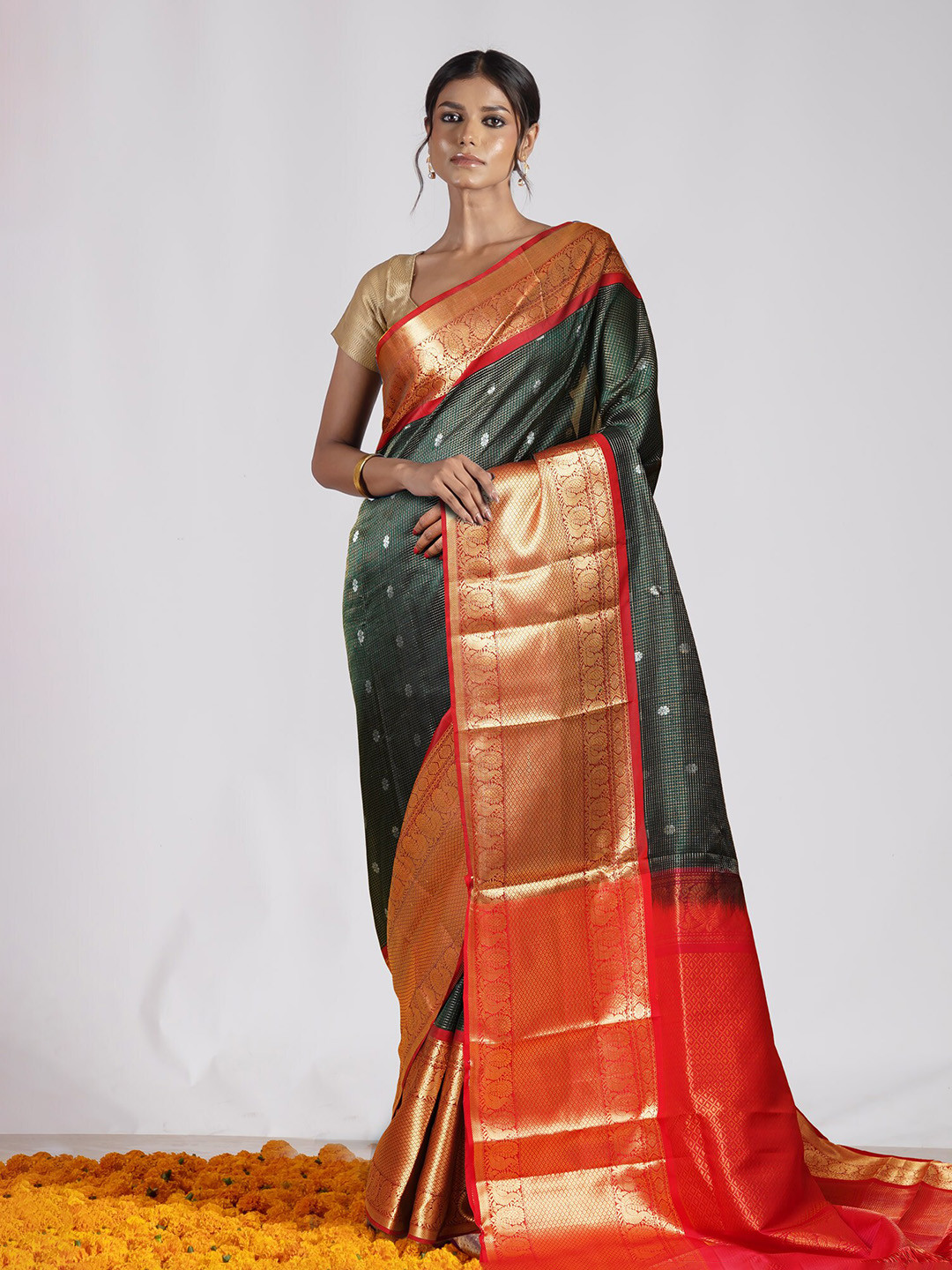 

Unnati Silks Woven Design Zari Pure Silk Handloom Saree, Green