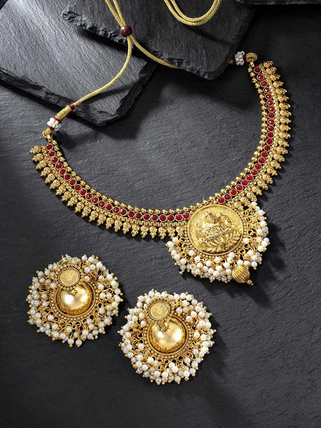 Peora Women Gold-Plated Artificial Stones & Pearls Studded Jewellery Set