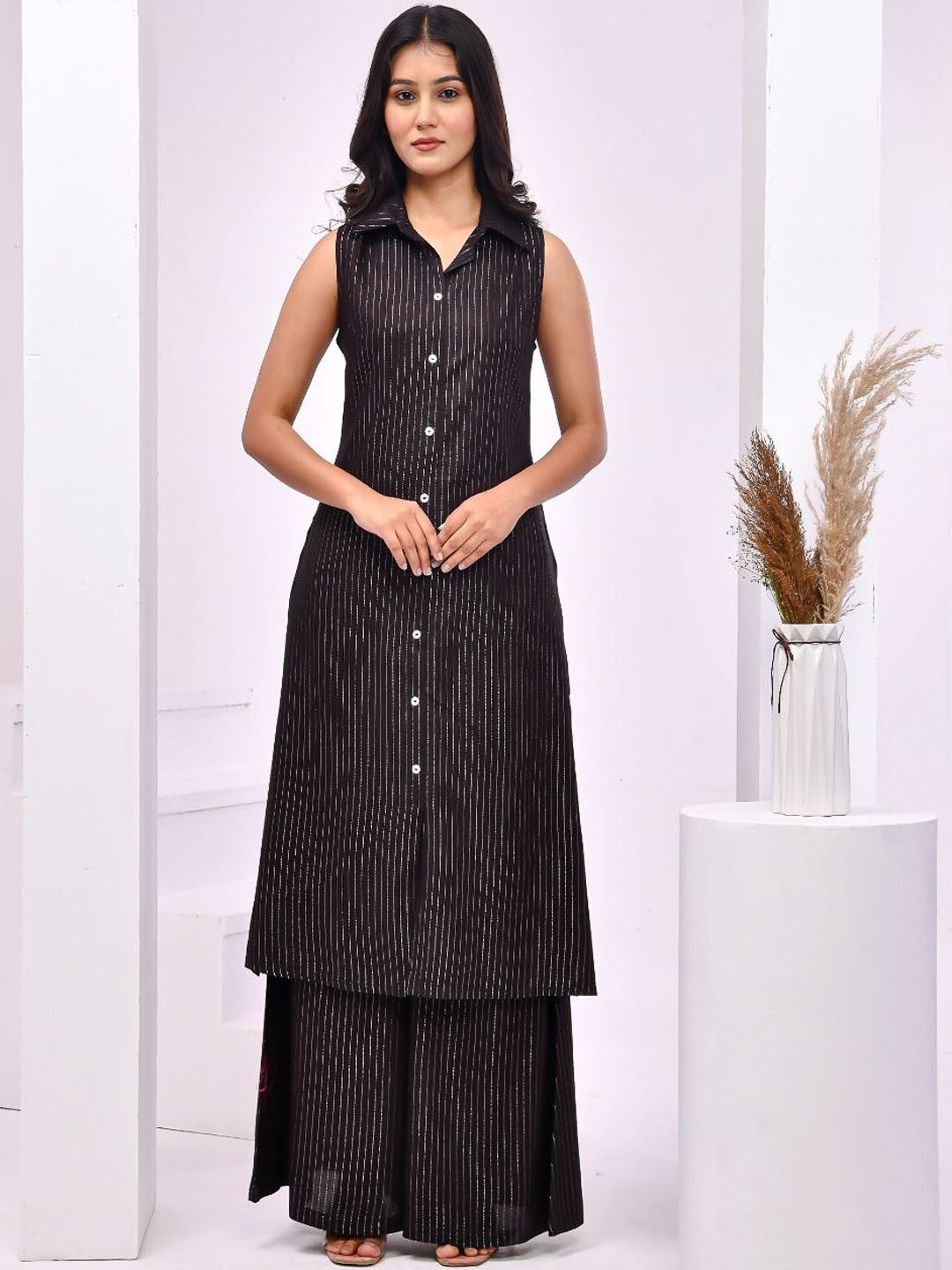 

Aspriya Striped Printed Shirt Collar Sleeveless Kurta with Palazzos, Black