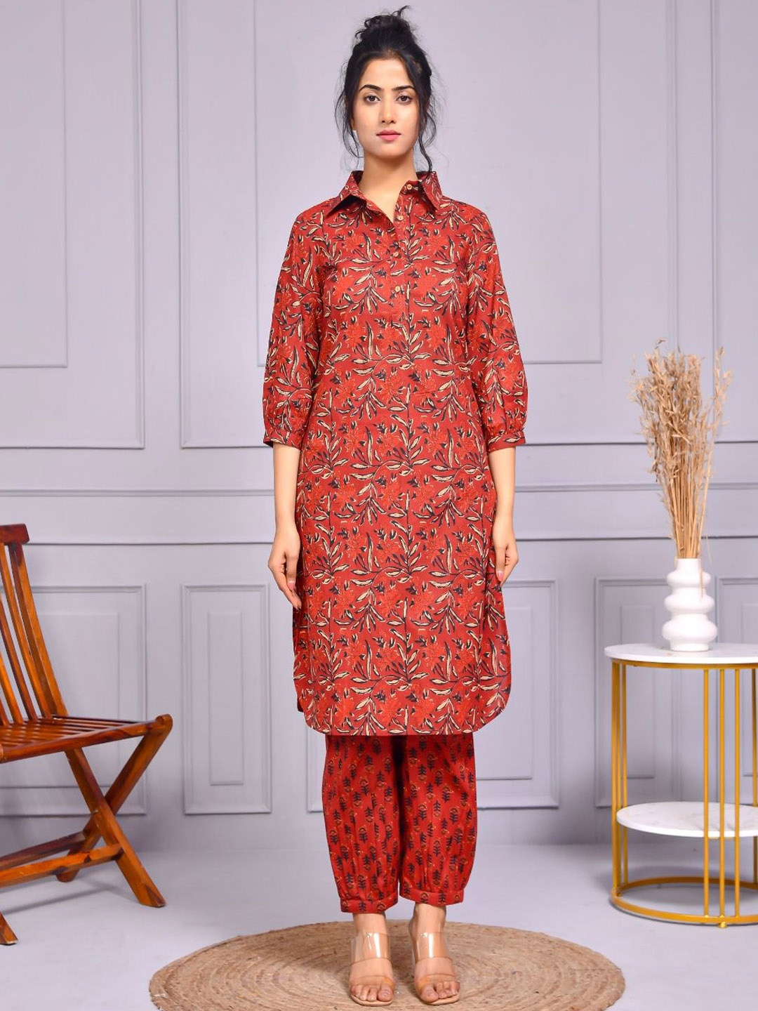 

Aspriya Floral Printed Shirt Collar Pure Cotton Kurta with Trousers, Maroon