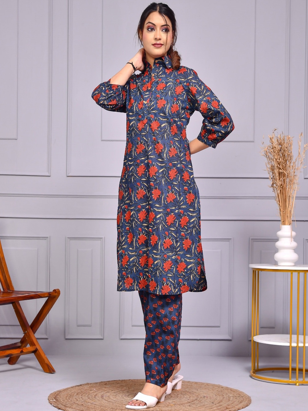 

Aspriya Floral Printed Shirt Collar Pure Cotton Kurta with Trousers, Navy blue