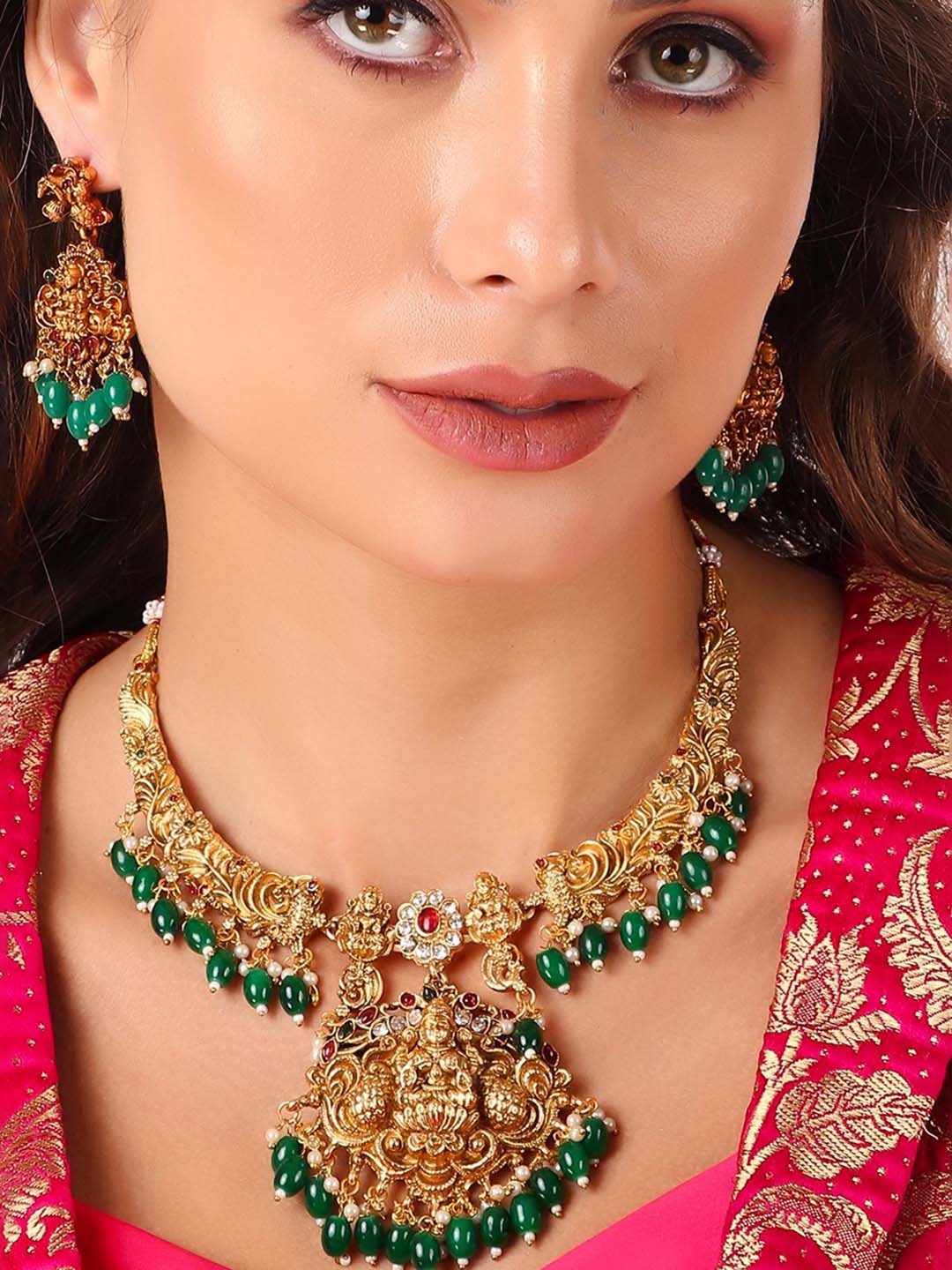 

MANSIYAORANGE Gold-Plated Stone-Studded and Beaded Jewellery Set
