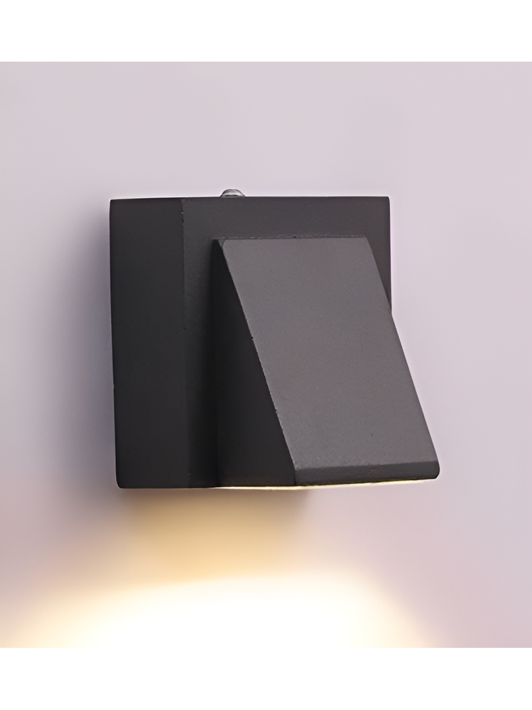 

SPARK WORLD Black Metal Contemporary Square Shaped Wall Lamp