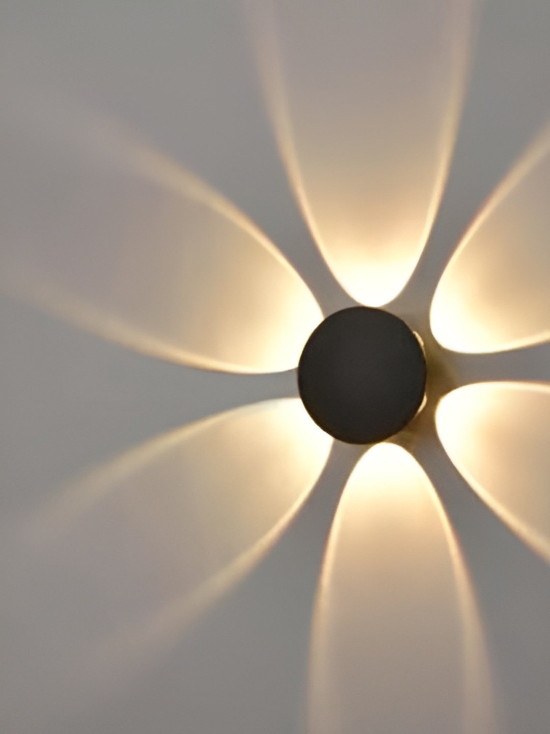 

SPARK WORLD Yellow & Black Aluminium Contemporary Spherical Shaped Wall Lamp