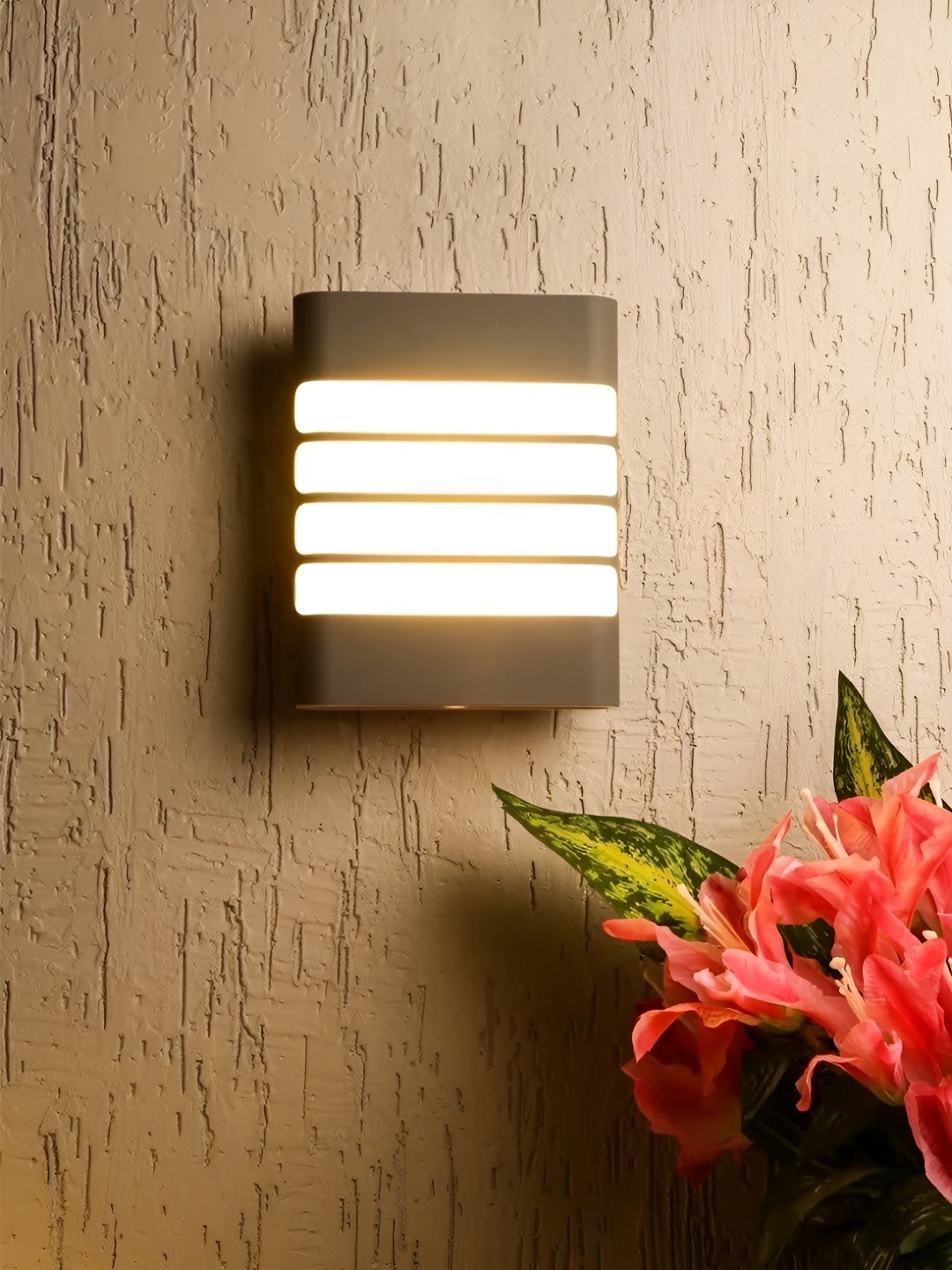 

SPARK WORLD Black Metal Quirky Rectangle Shaped Wall Lamp