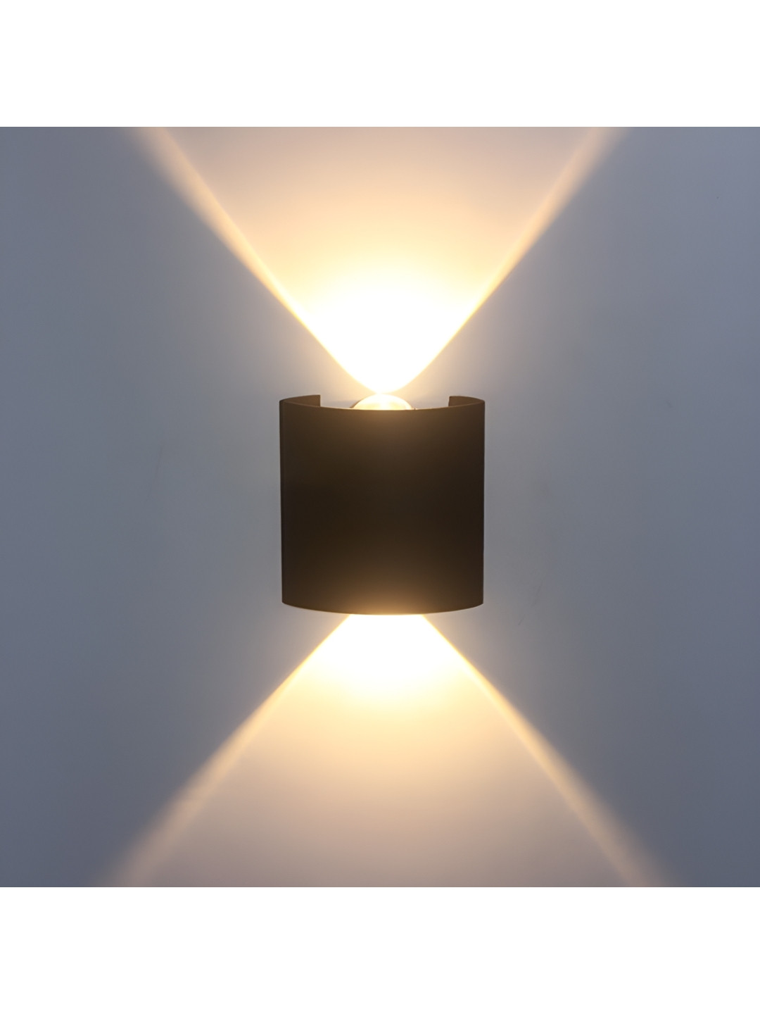 

SPARK WORLD Black & White Aluminium Contemporary Rectangle Shaped Wall Lamp