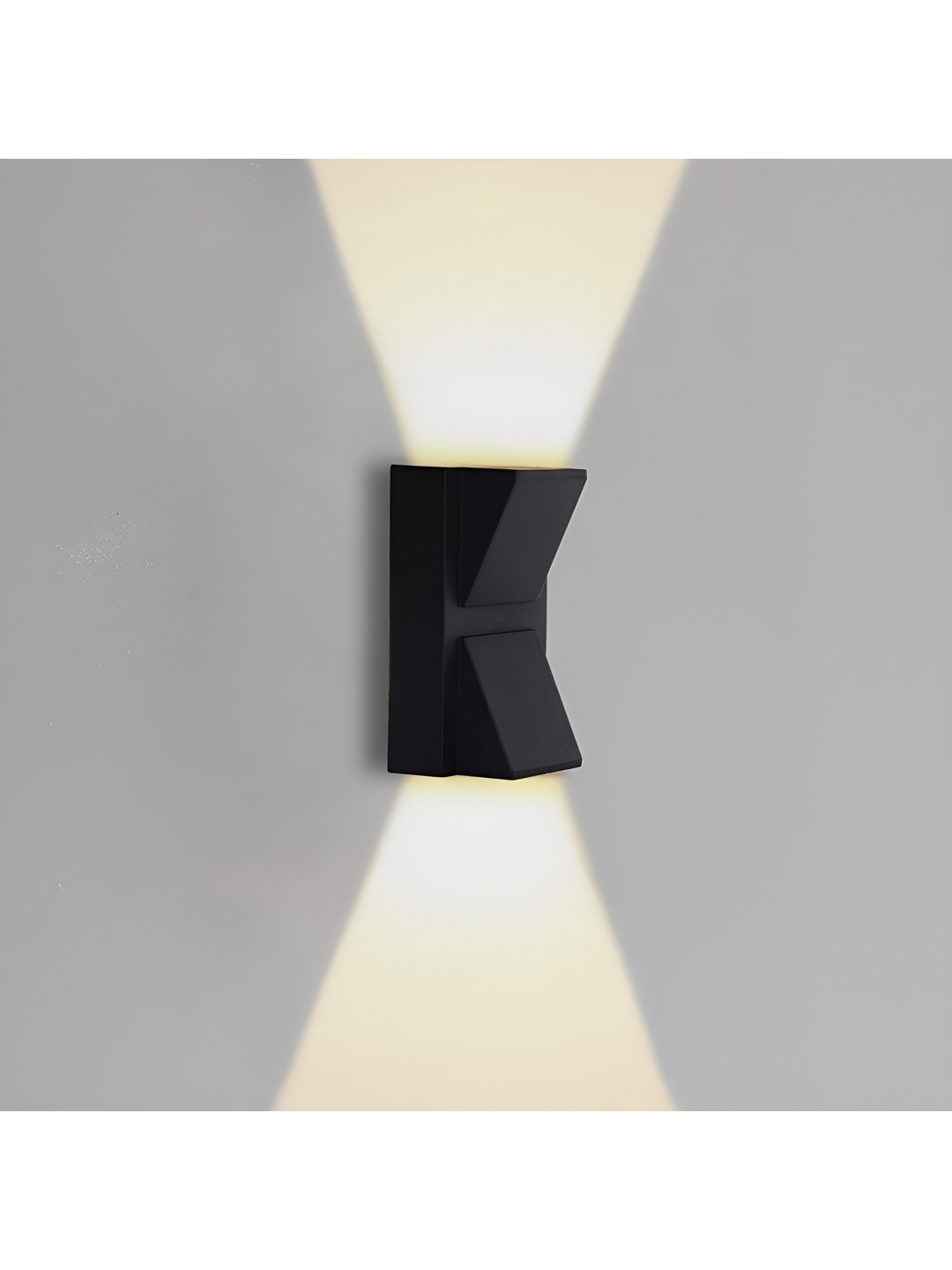 

SPARK WORLD Black Metal Contemporary Abstract Shaped Wall Lamp