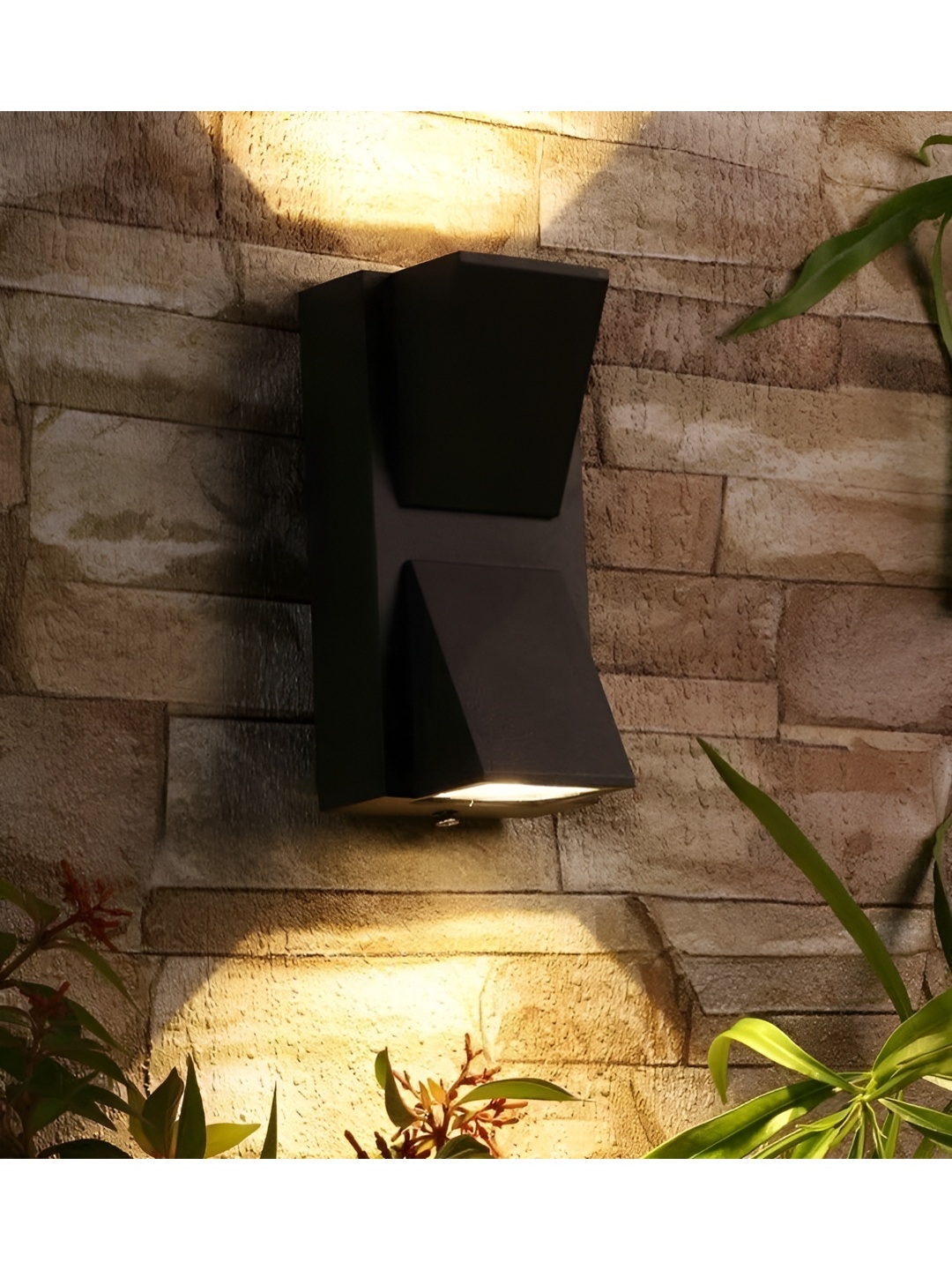 

SPARK WORLD Black Acrylic Quirky Abstract Shaped Wall Lamp
