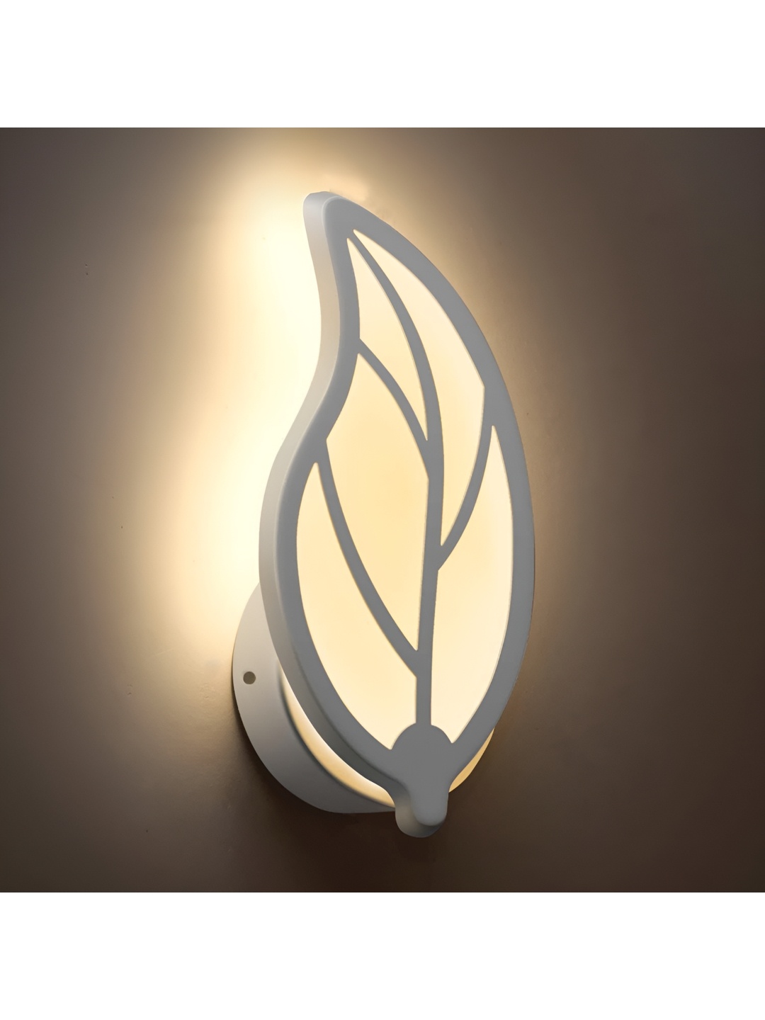 

SPARK WORLD White Quirky Abstract Shaped Wall Lamp