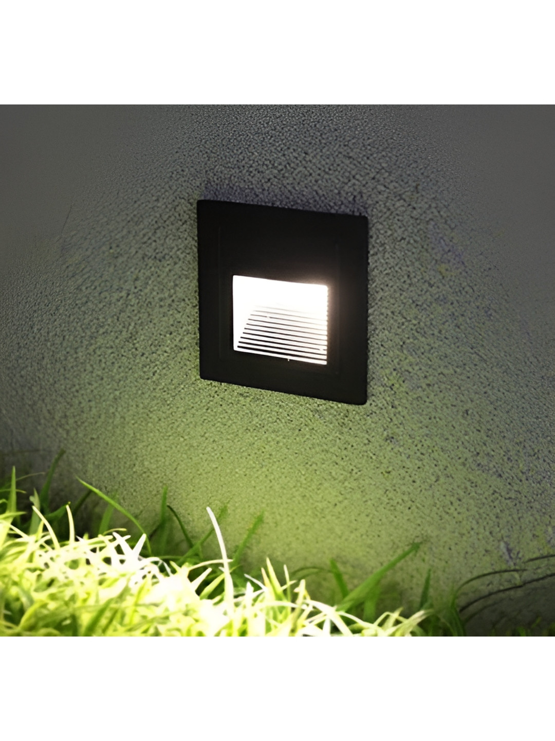 

SPARK WORLD Black Square Shaped Shaped Wall Lamp