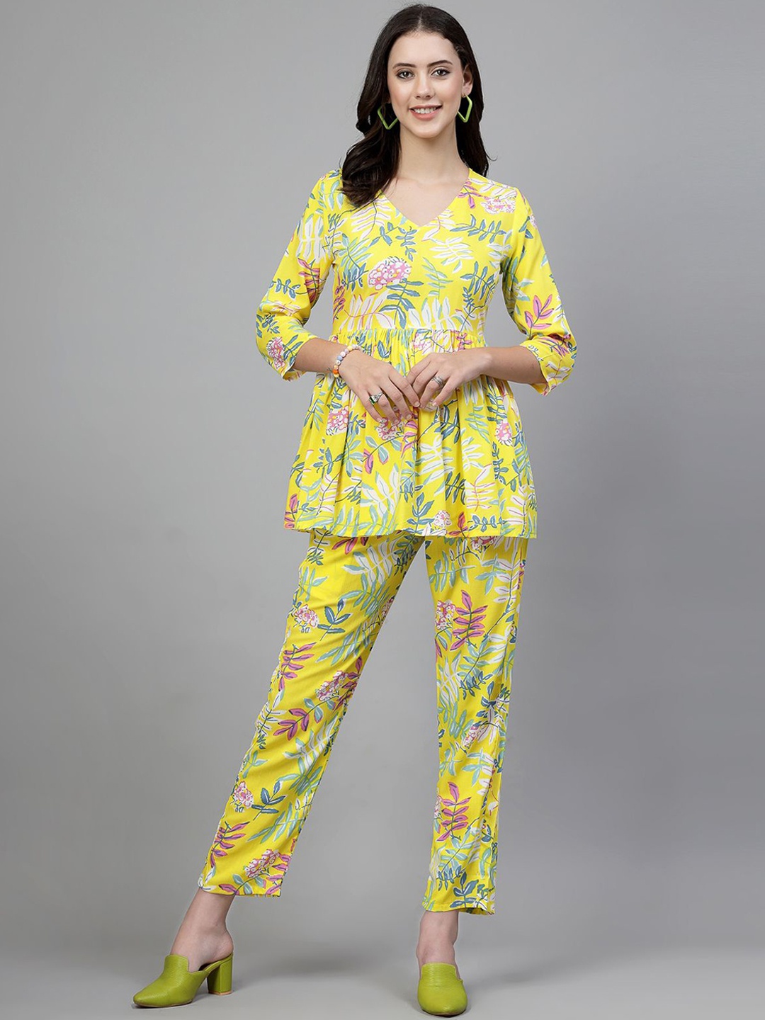 

Veshviti V Neck Floral Printed Empire Liva A Line Top with Trouser, Yellow