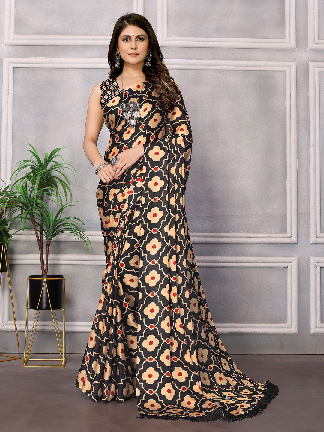 

ARYZE Floral Satin Saree, Black