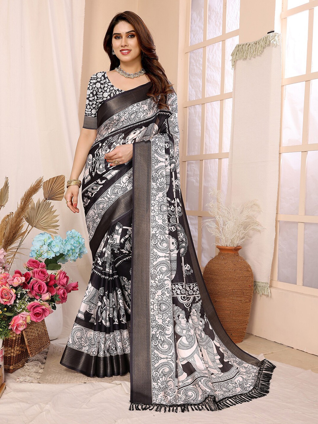 

ARYZE Ethnic Motifs Woven Design Saree, Black