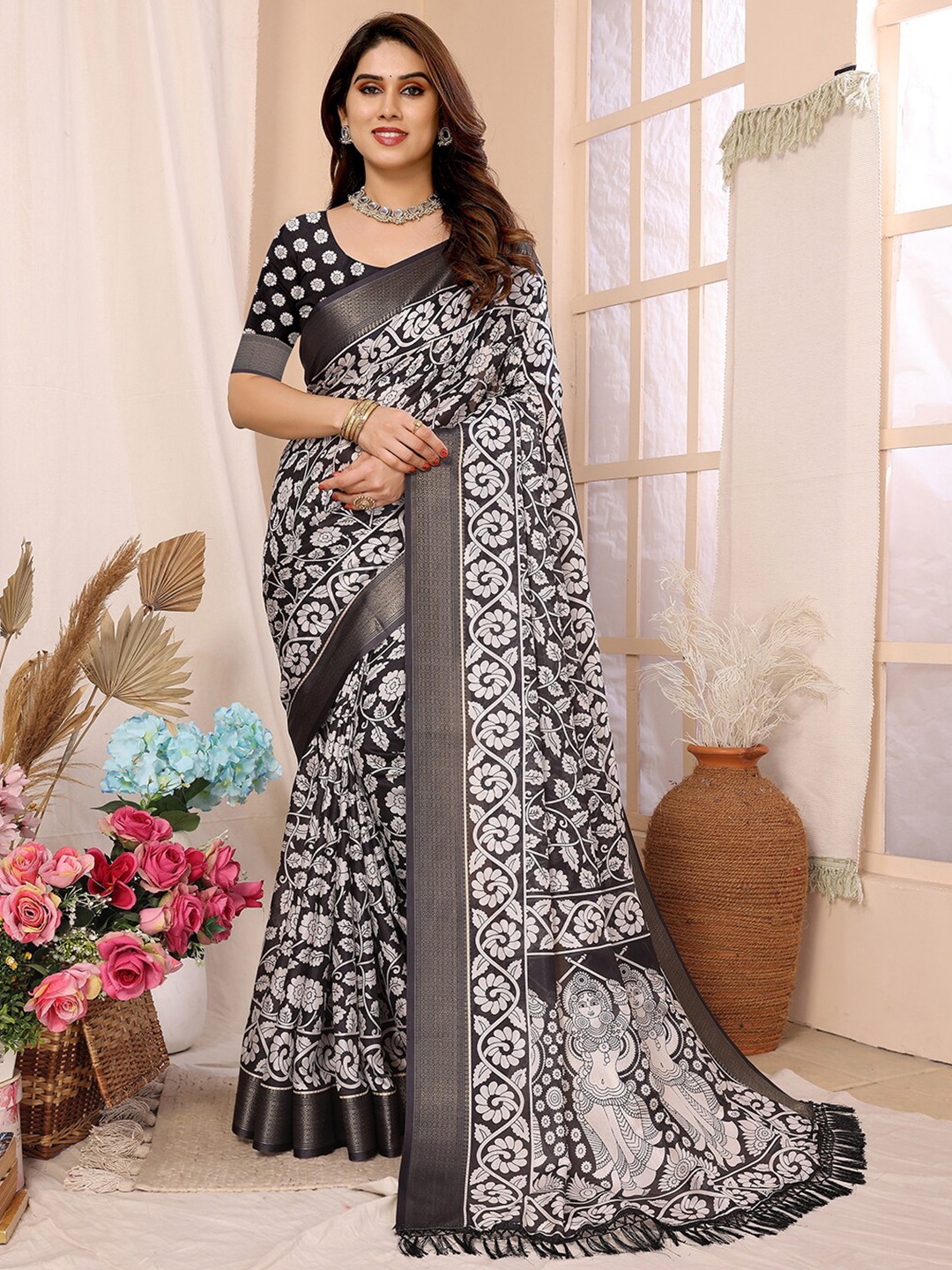 

ARYZE Floral Saree, Black