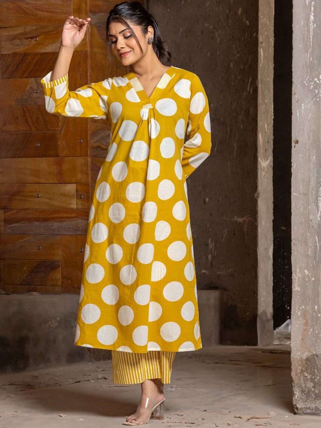 

KALINI Geometric Printed Pleated Pure Cotton A-Line Kurta With Palazzos, Yellow