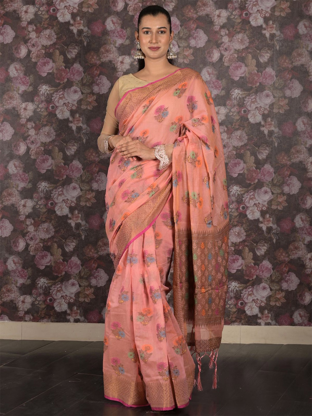 

ODETTE Floral Zari Saree, Peach