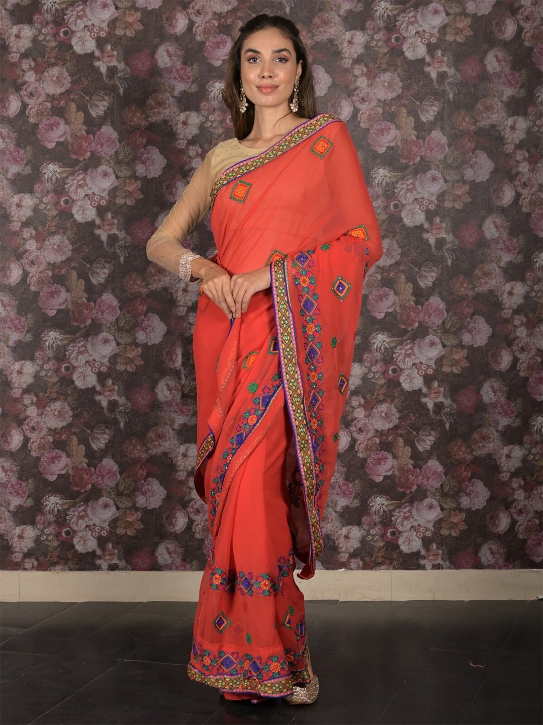 

ODETTE Ethnic Motifs Embroidered Saree, Red