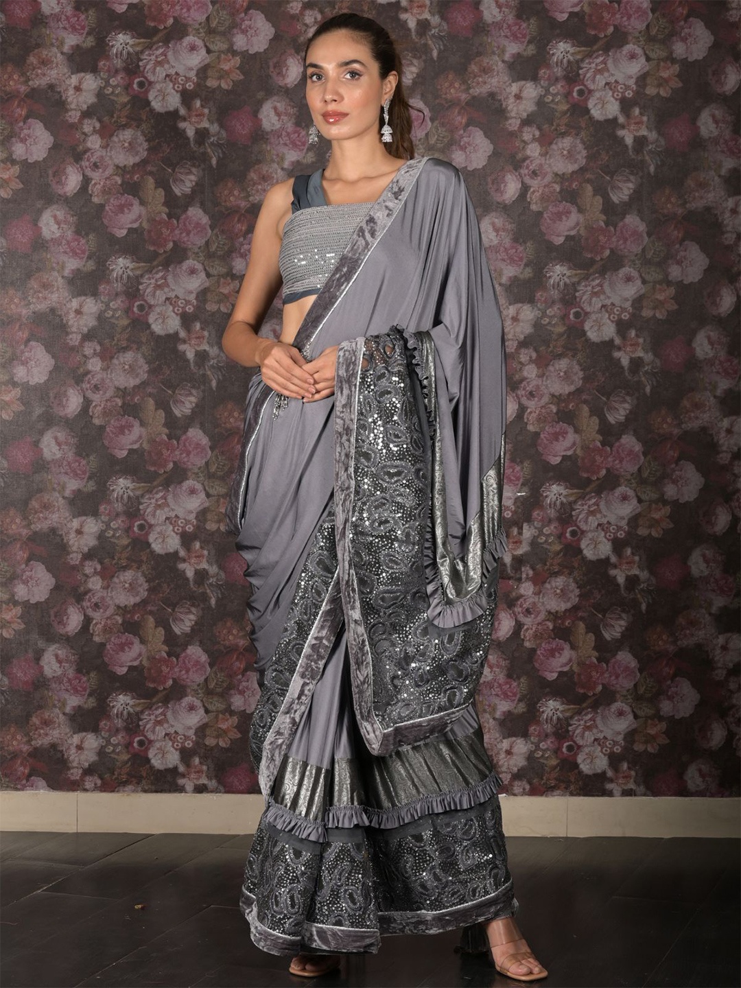 

ODETTE Embellished Sequinned Saree, Grey