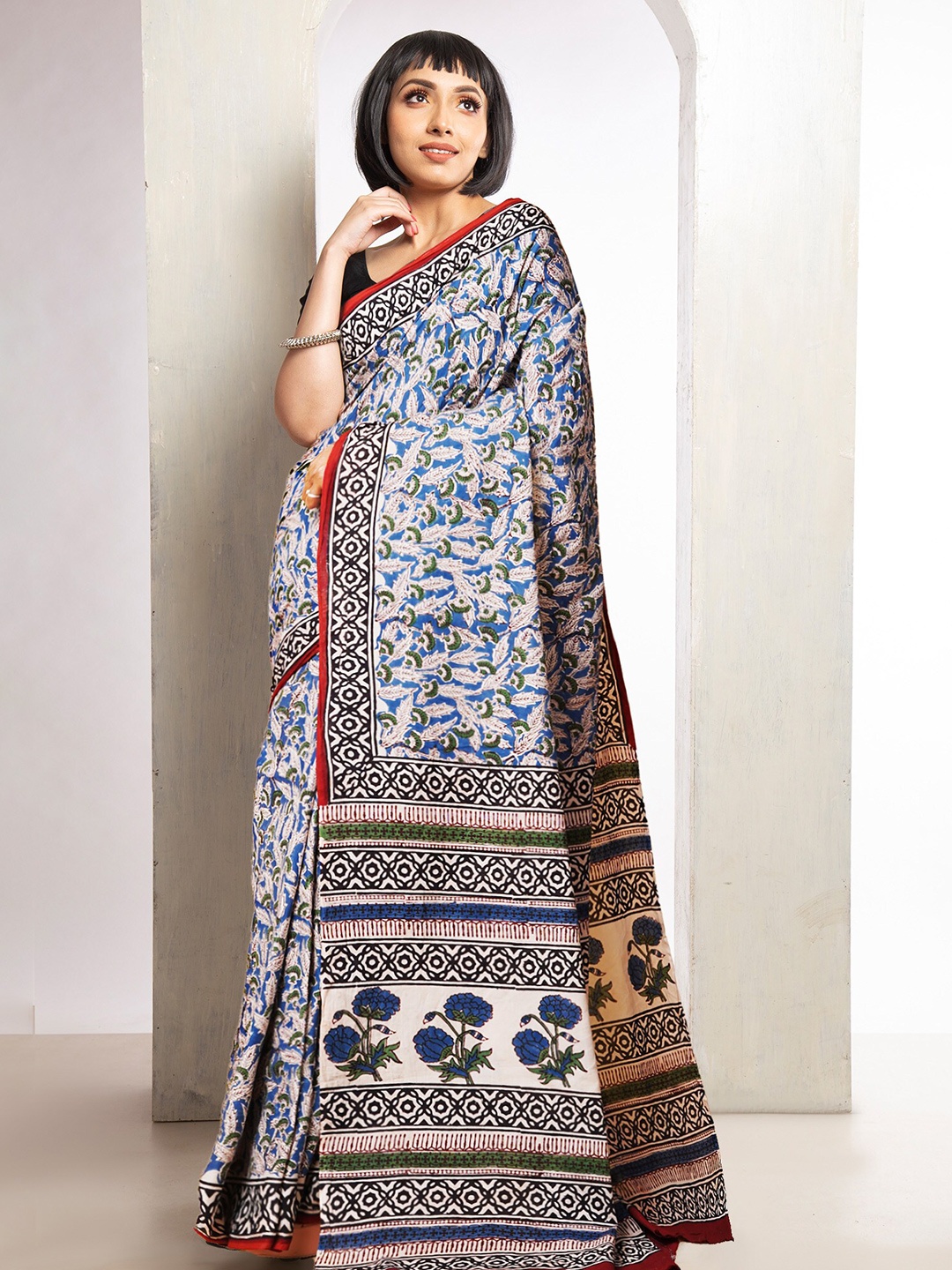 

Unnati Silks Floral Pure Cotton Handloom Bagru Saree, Blue