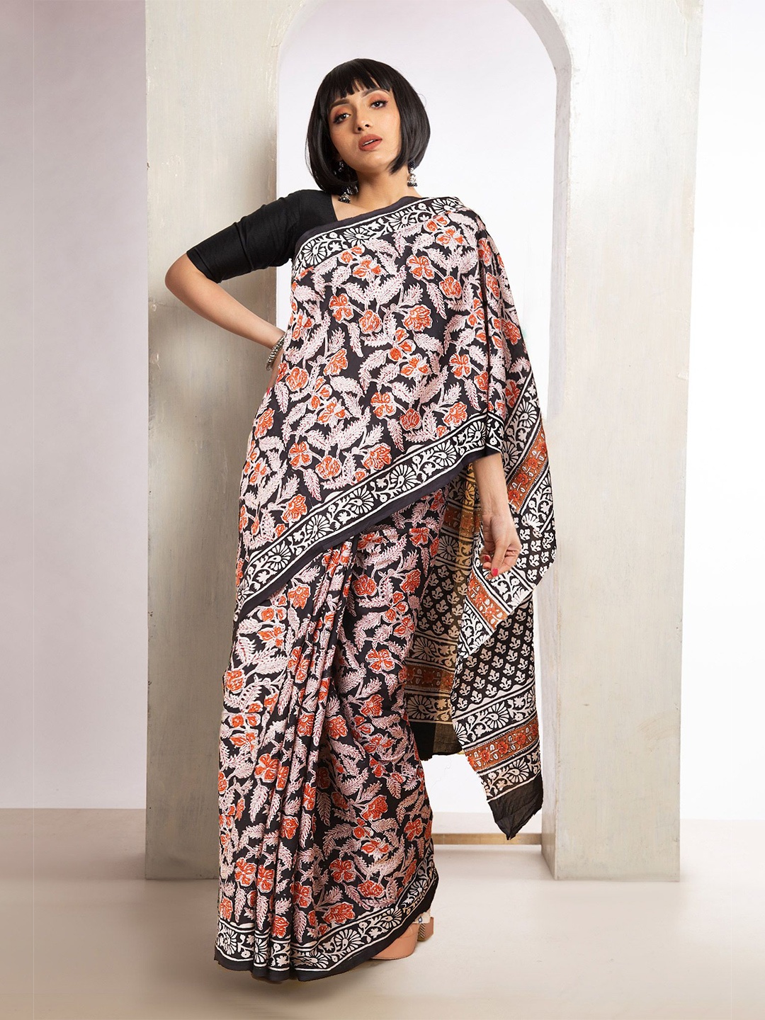 

Unnati Silks Ethnic Motifs Pure Cotton Handloom Bagru Saree, Black
