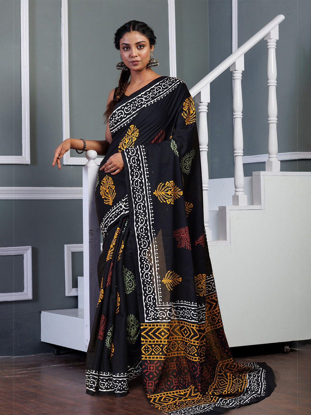 

Unnati Silks Ethnic Motifs Pure Cotton Handloom Block Print Saree, Black