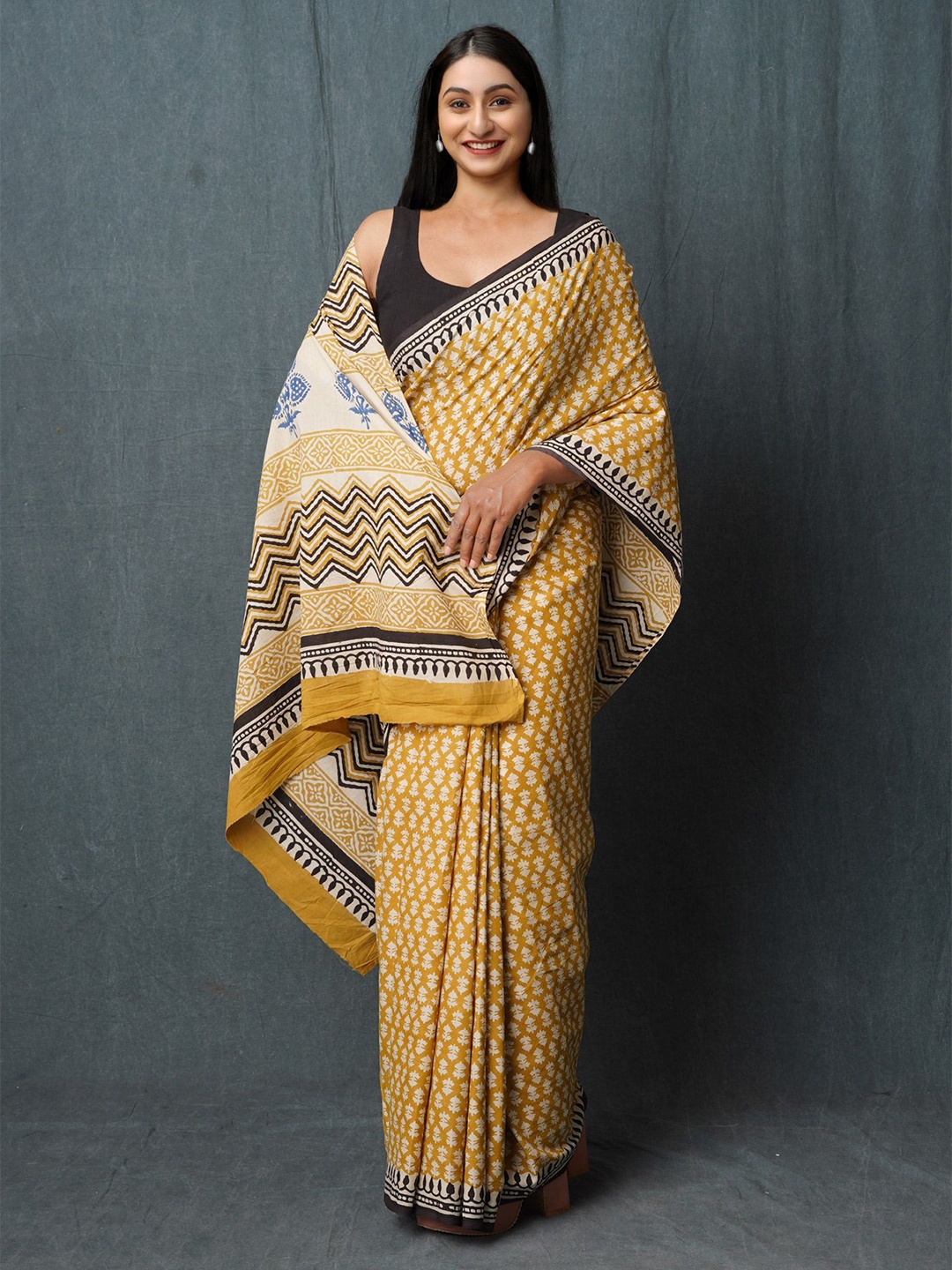 

Unnati Silks Pure Cotton Handloom Bagru Saree, Brown