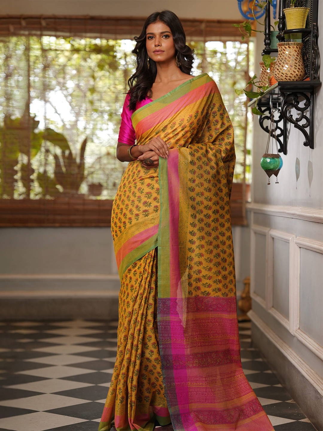

Unnati Silks Ethnic Motifs Pure Cotton Handloom Mangalagiri Saree, Yellow