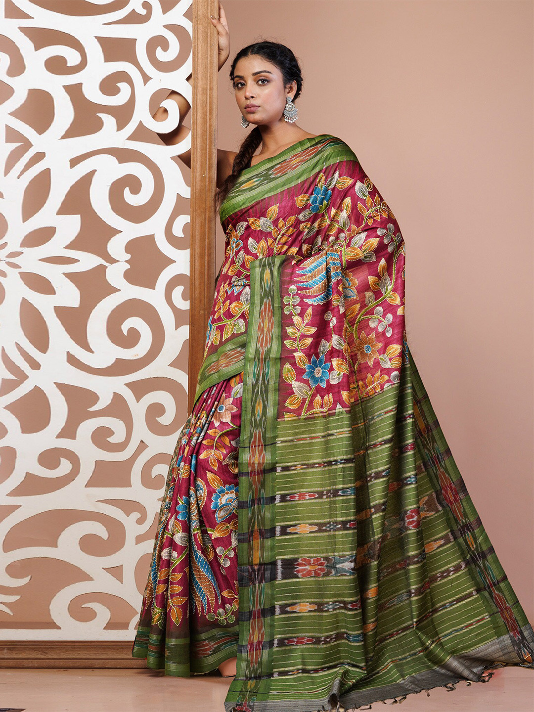 

Unnati Silks Floral Kantha Work Pure Silk Handloom Tussar Saree, Pink