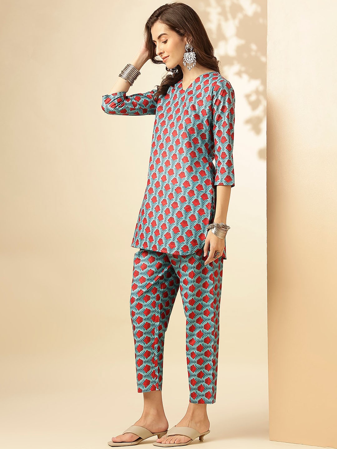 

KALINI Ethnic Motifs Printed V-Neck Three-Quarter Sleeves Pure Cotton Tunic & Trousers, Blue